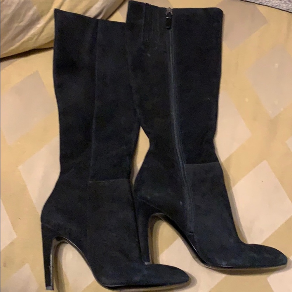 Black heel boots